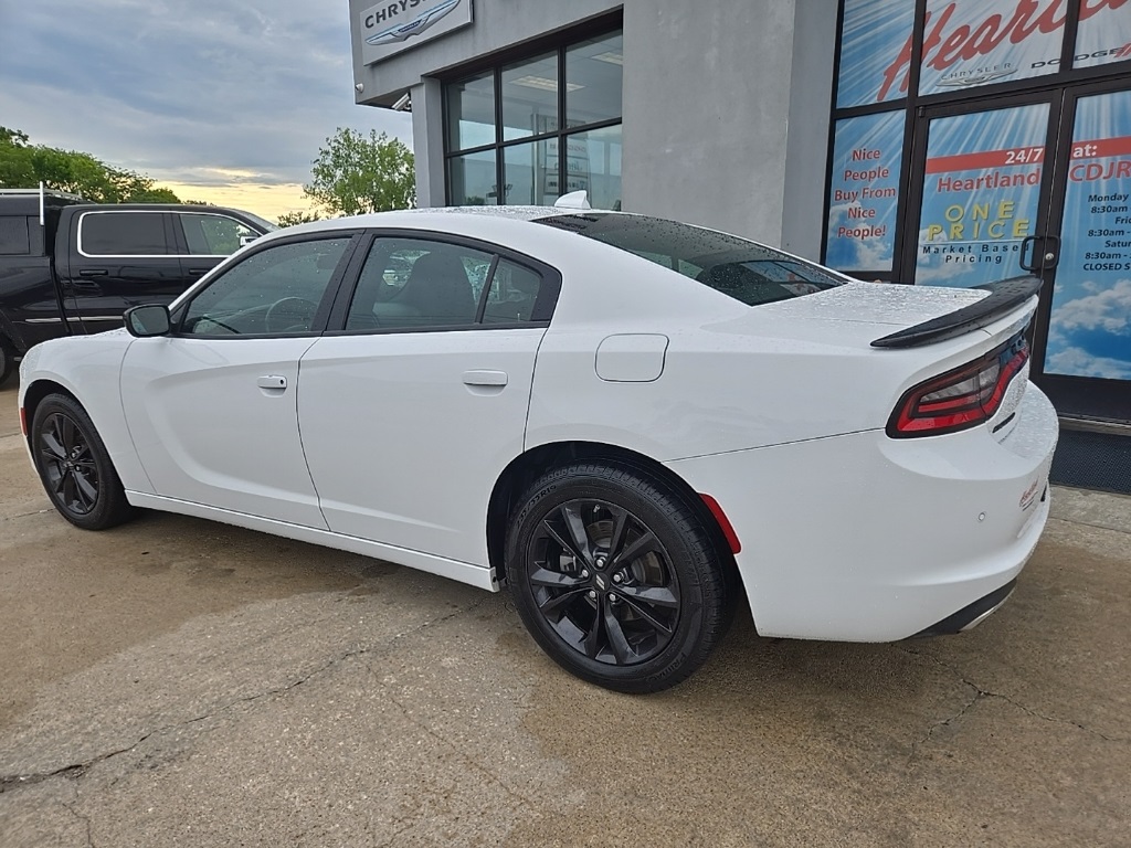 2022 Dodge Charger SXT photo 6