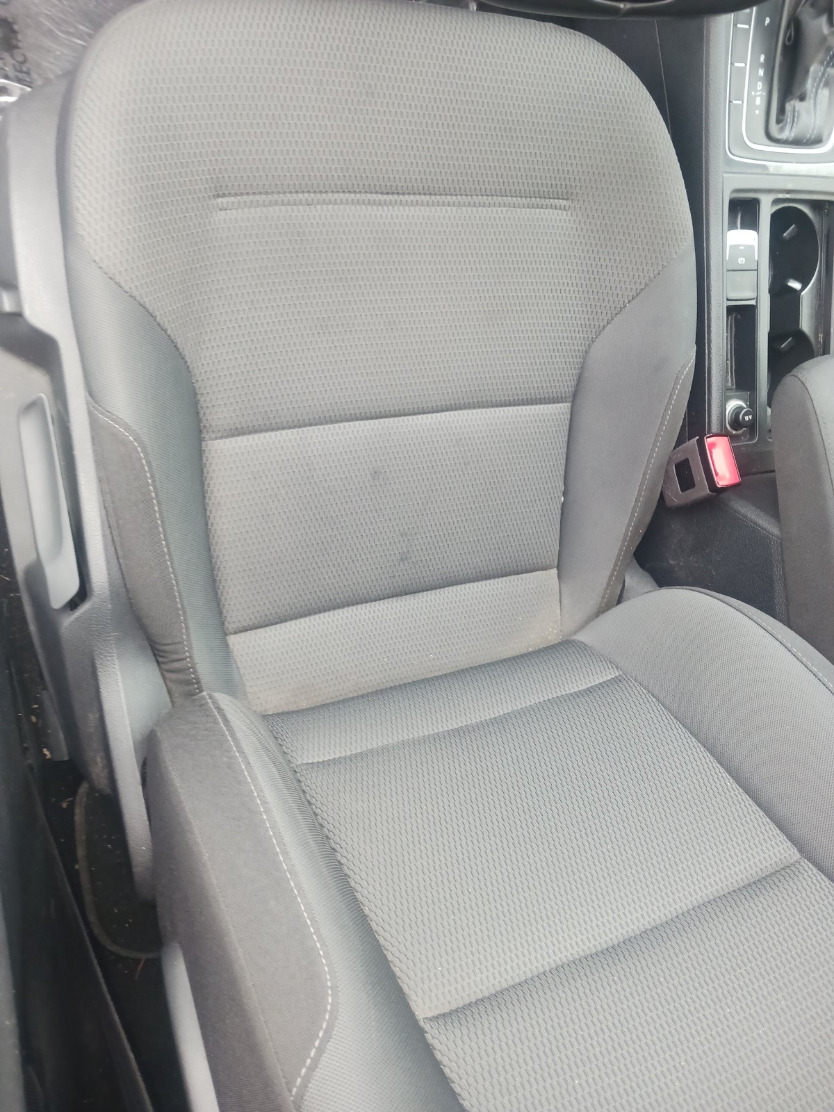 2019 Volkswagen e-Golf SE photo 3