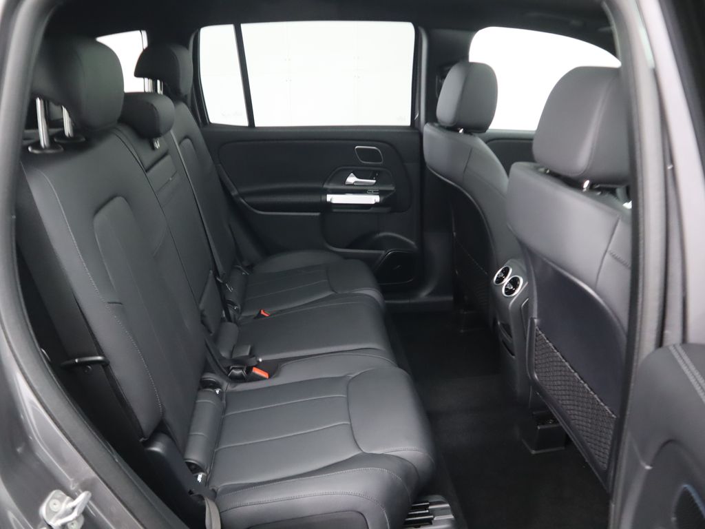 2025 Mercedes Benz GLB 250 photo 22