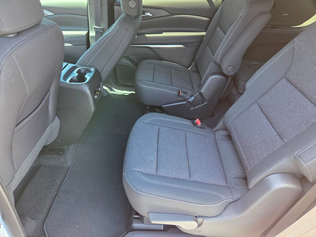 2025 Chevrolet Traverse photo 5