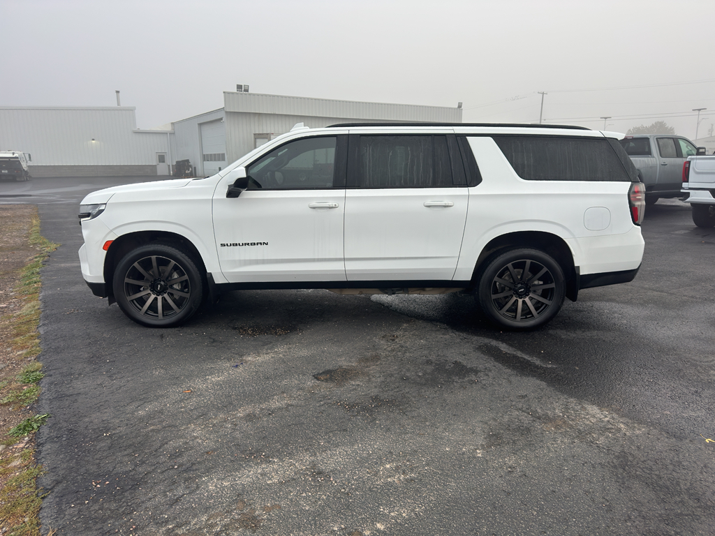 2023 Chevrolet Suburban RST's photo