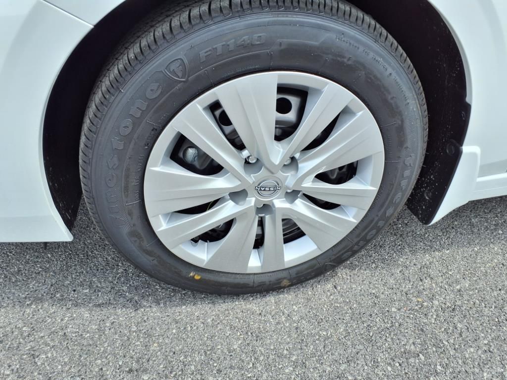 2025 Nissan Sentra S photo 9