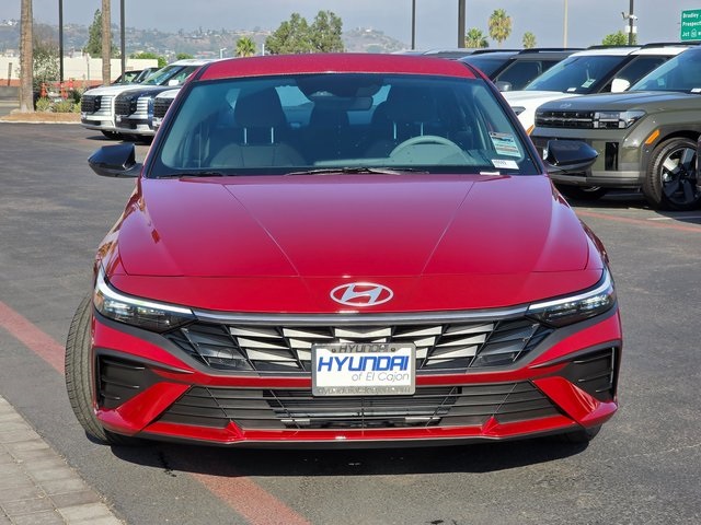 2025 Hyundai Elantra SEL Sport photo 3