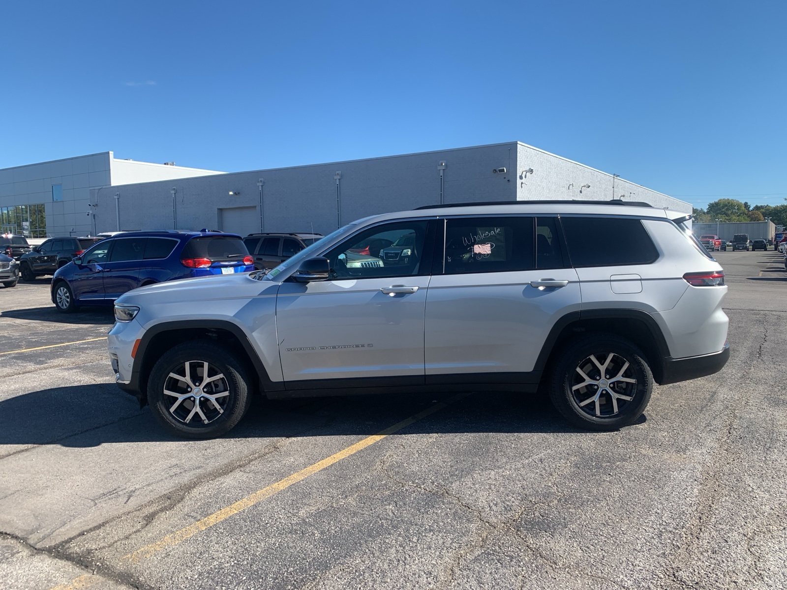 2024 Jeep Grand Cherokee Limited photo 2
