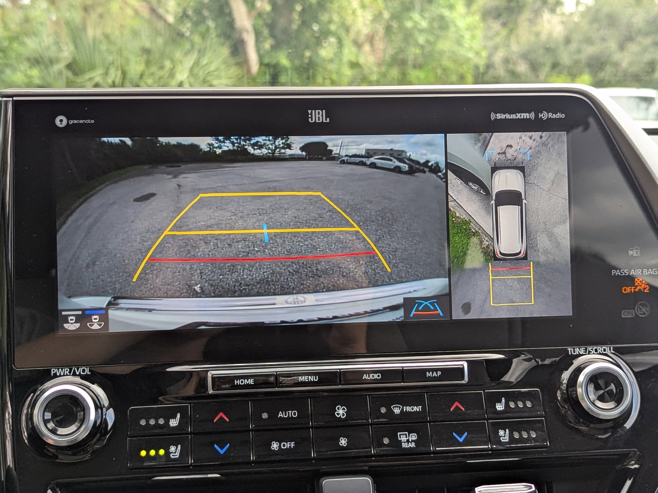 2020 Toyota Highlander Limited photo 24