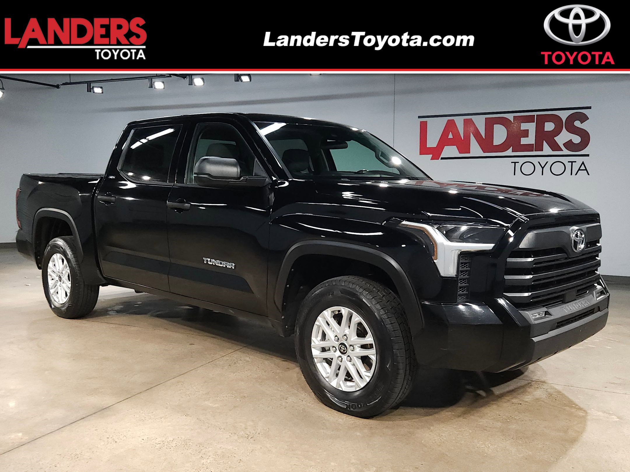 2022 Toyota Tundra SR5's photo