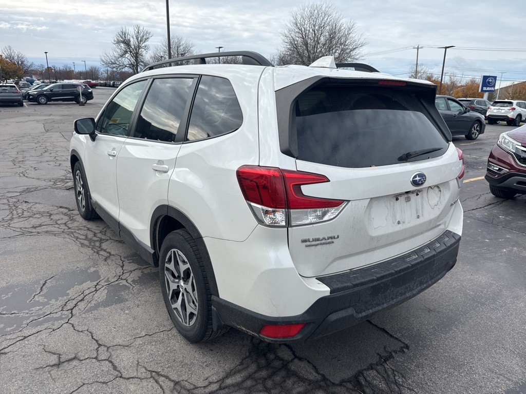 2019 Subaru Forester Premium photo 4