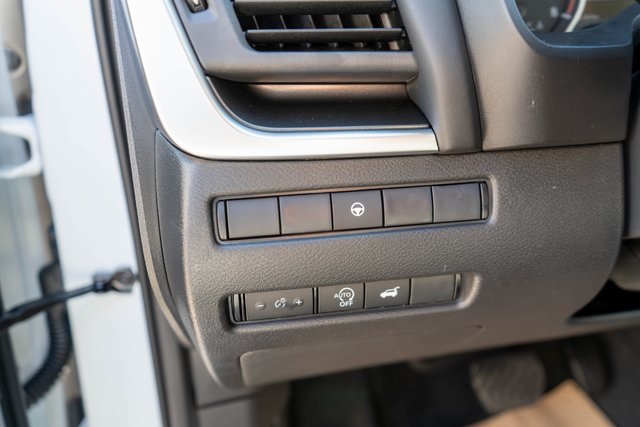 2026 Nissan Rogue SV photo 14