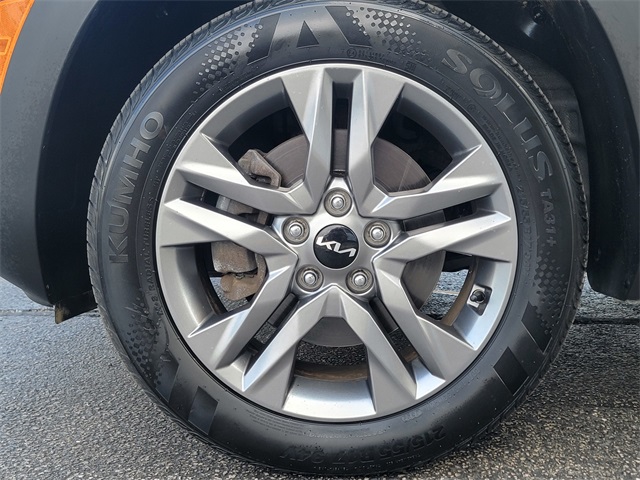 2023 Kia Seltos LX photo 10