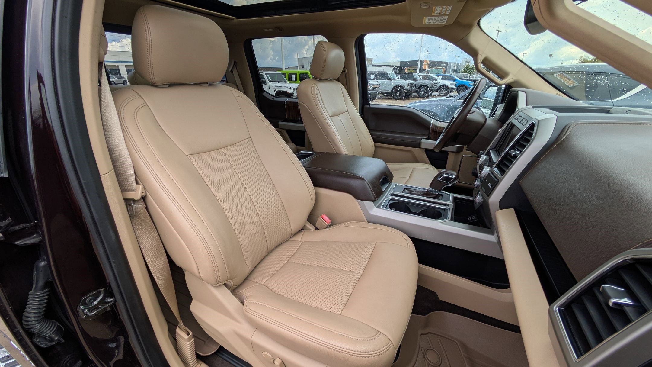 2020 Ford F-150 Lariat photo 32