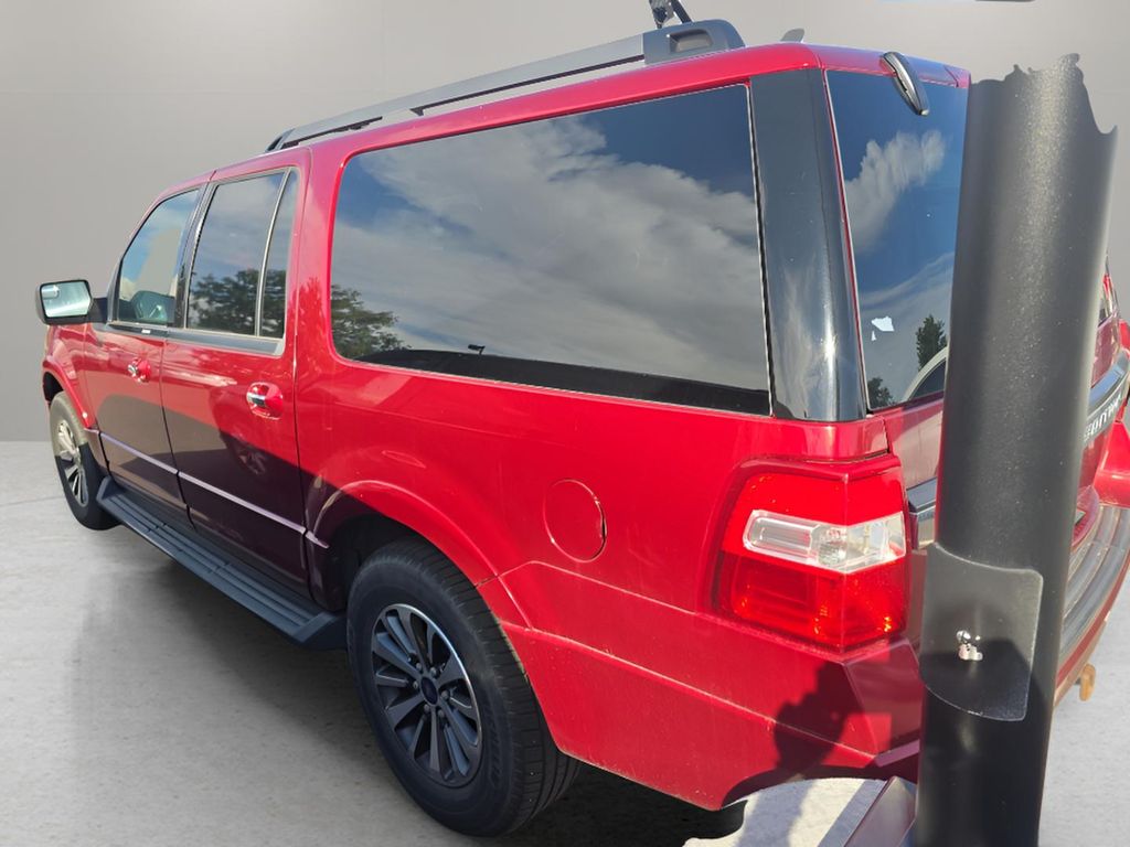 2016 Ford Expedition EL XLT photo 2