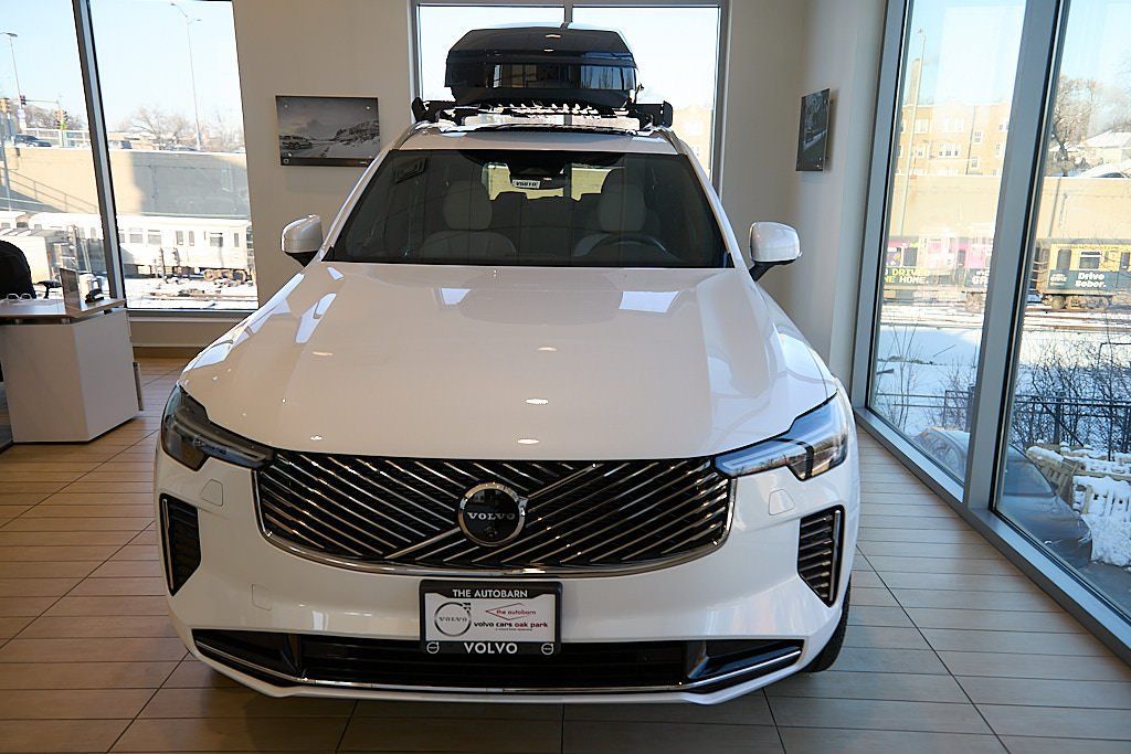 2026 VOLVO XC90 - Image 3