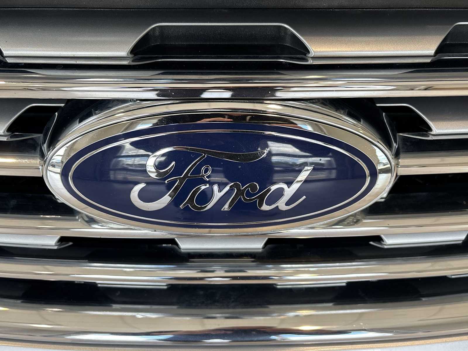 2024 Ford Edge Titanium photo 26