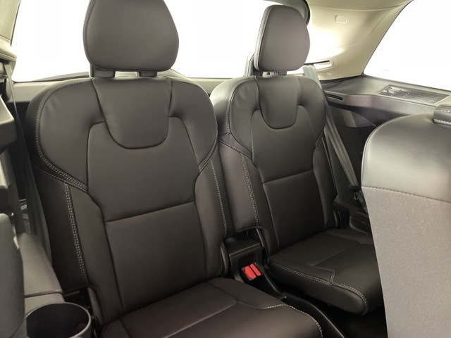 2025 Volvo XC90 T8 photo 18