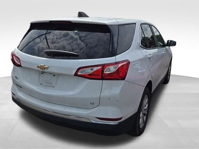 2021 Chevrolet Equinox LT photo 2