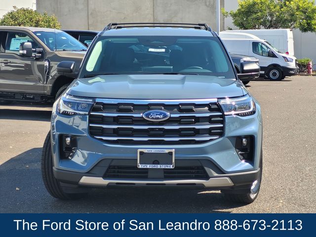 2025 Ford Explorer photo 3