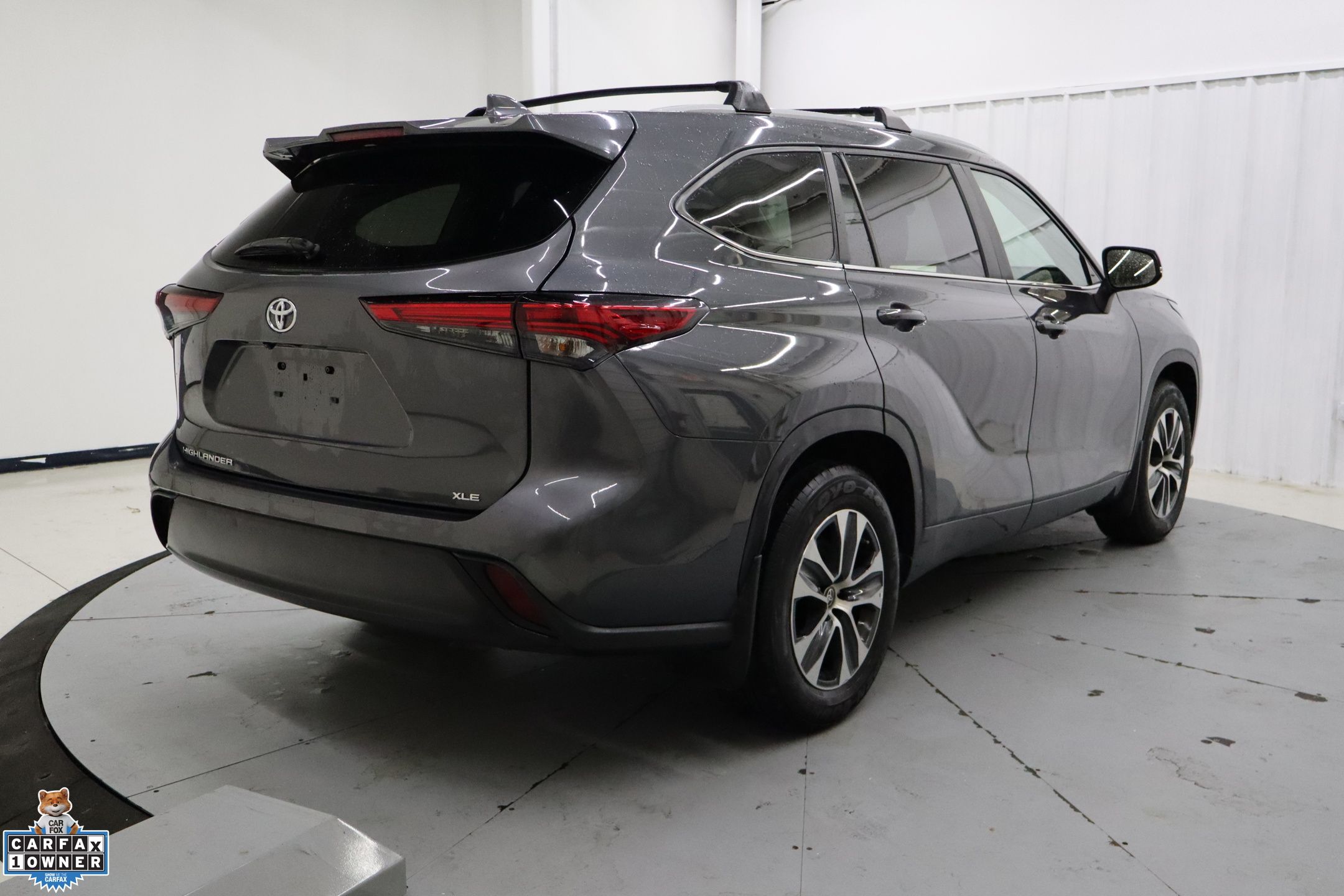 2023 Toyota Highlander XLE photo 3