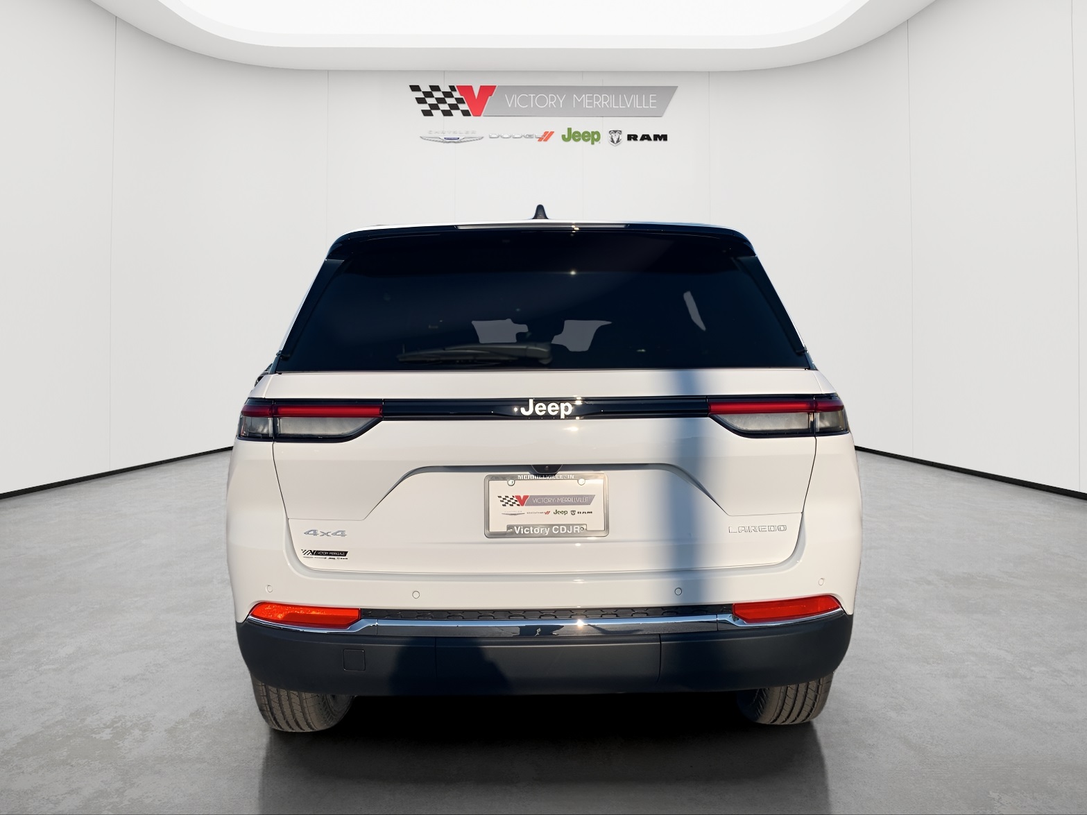 2025 Jeep Grand Cherokee Laredo photo 4