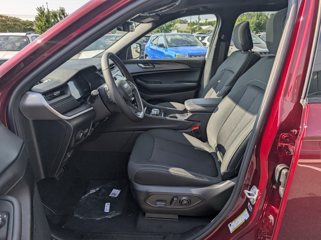 2025 Jeep Grand Cherokee L photo 16