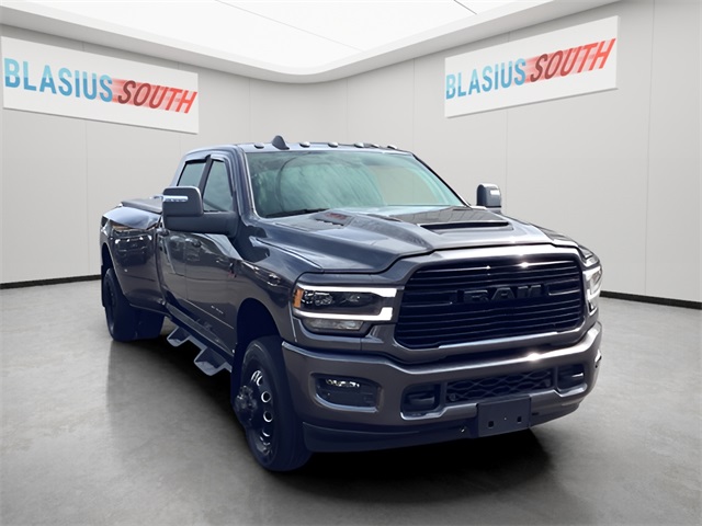 2024 RAM Ram 3500 Pickup Laramie's photo