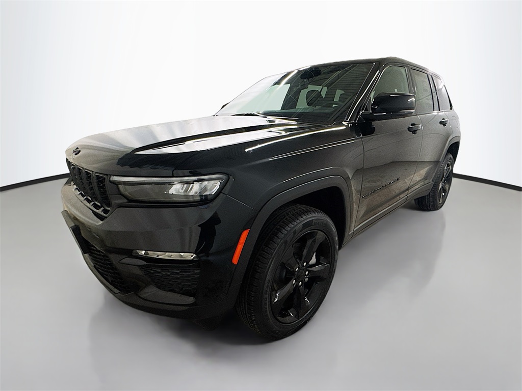 2025 Jeep Grand Cherokee Limited photo 3