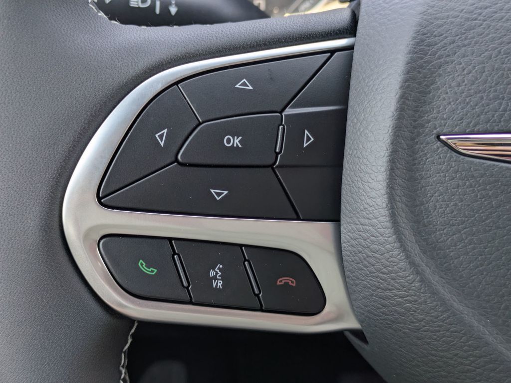 2026 Chrysler Pacifica photo 15