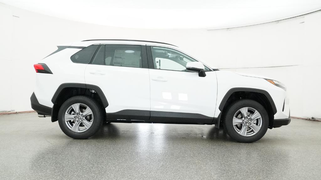 2025 Toyota RAV4 XLE photo 26