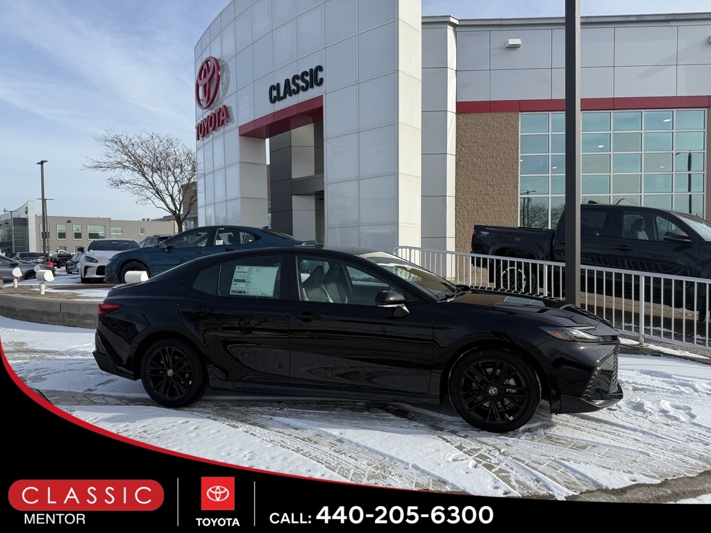 2026 Toyota Camry SE's photo