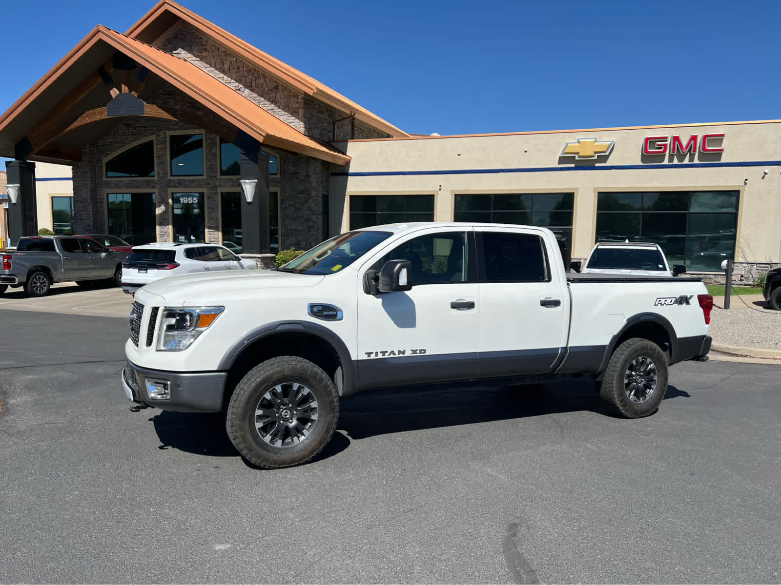 2019 Nissan Titan XD Pro-4X's photo