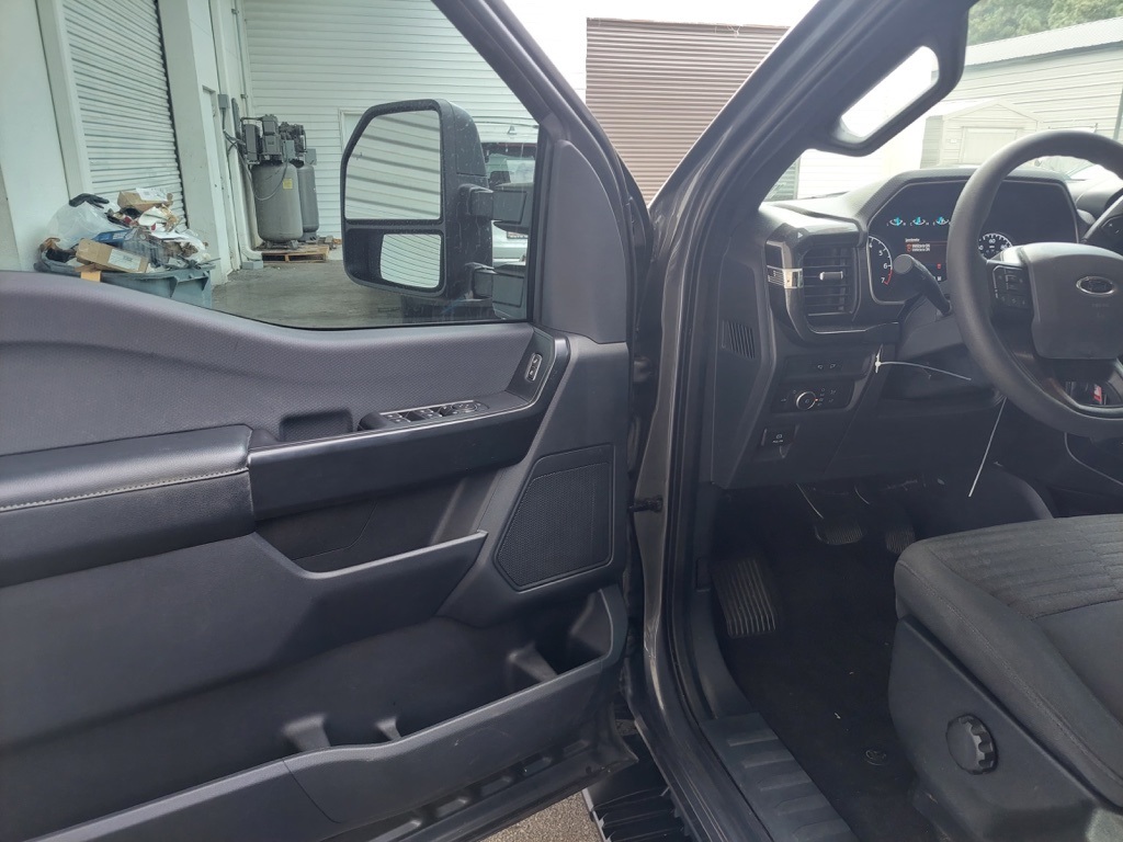 2022 Ford F-150 XL photo 2
