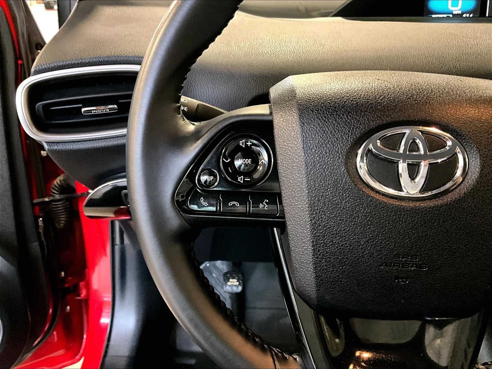 2021 Toyota Prius Prime LE photo 22