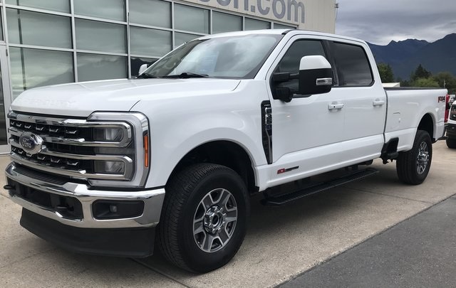 2023 Ford F-350 Lariat photo 3