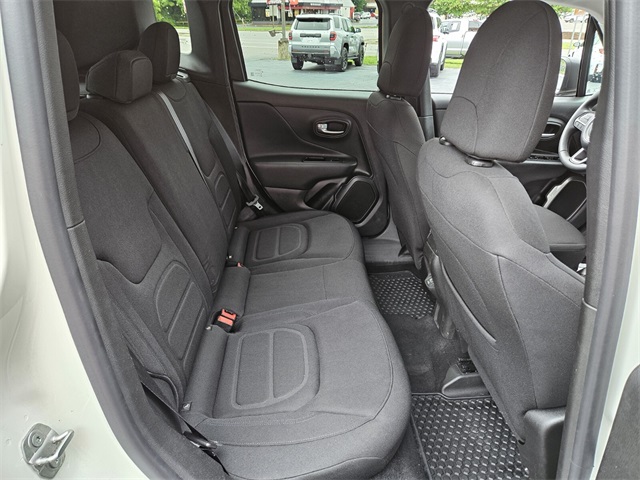 2022 Jeep Renegade Latitude photo 15