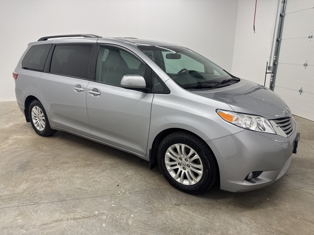 Used 2017 Toyota Sienna XLE Premium with VIN 5TDYZ3DC8HS874524 for sale in Middleburg Heights, OH