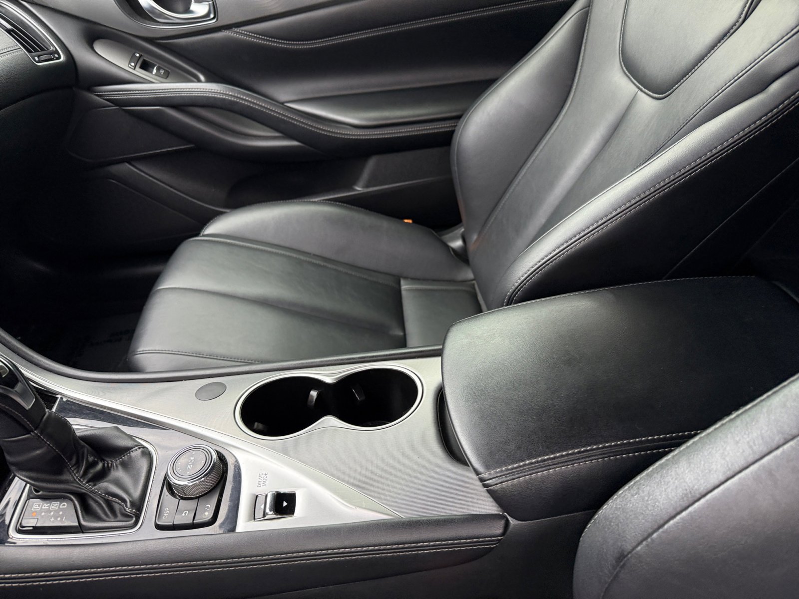 2017 Infiniti Q60 2.0t Base photo 14
