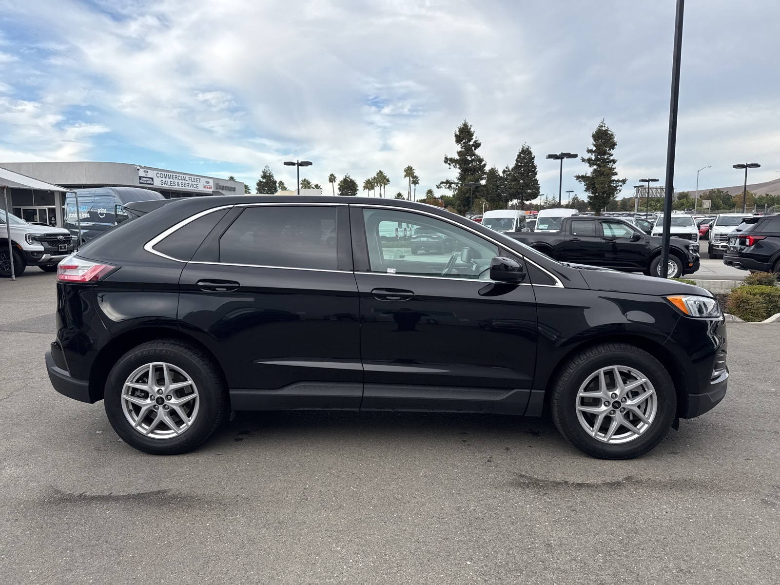 2023 Ford Edge SEL photo 4