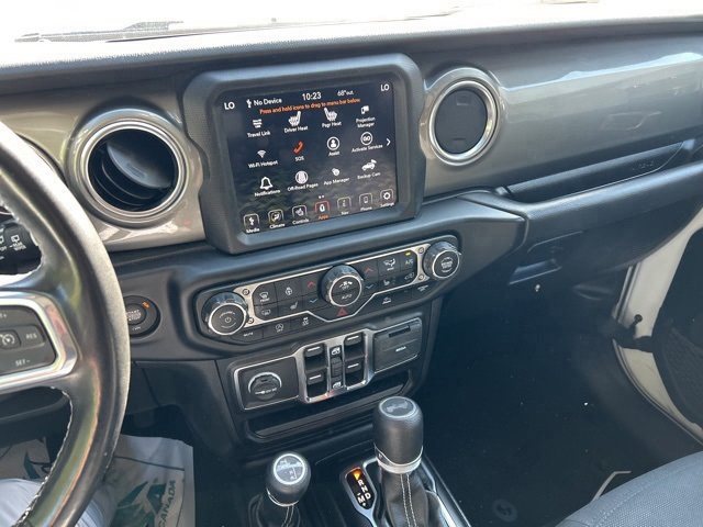 2022 Jeep Wrangler Unlimited Sahara photo 10