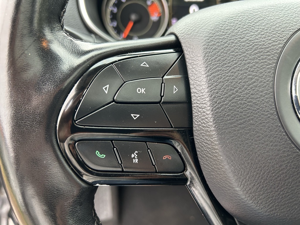 2020 Jeep Cherokee Altitude photo 11