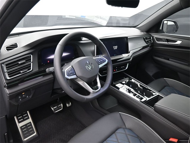 2025 Volkswagen Atlas Cross Sport SEL Premium R-Line photo 31