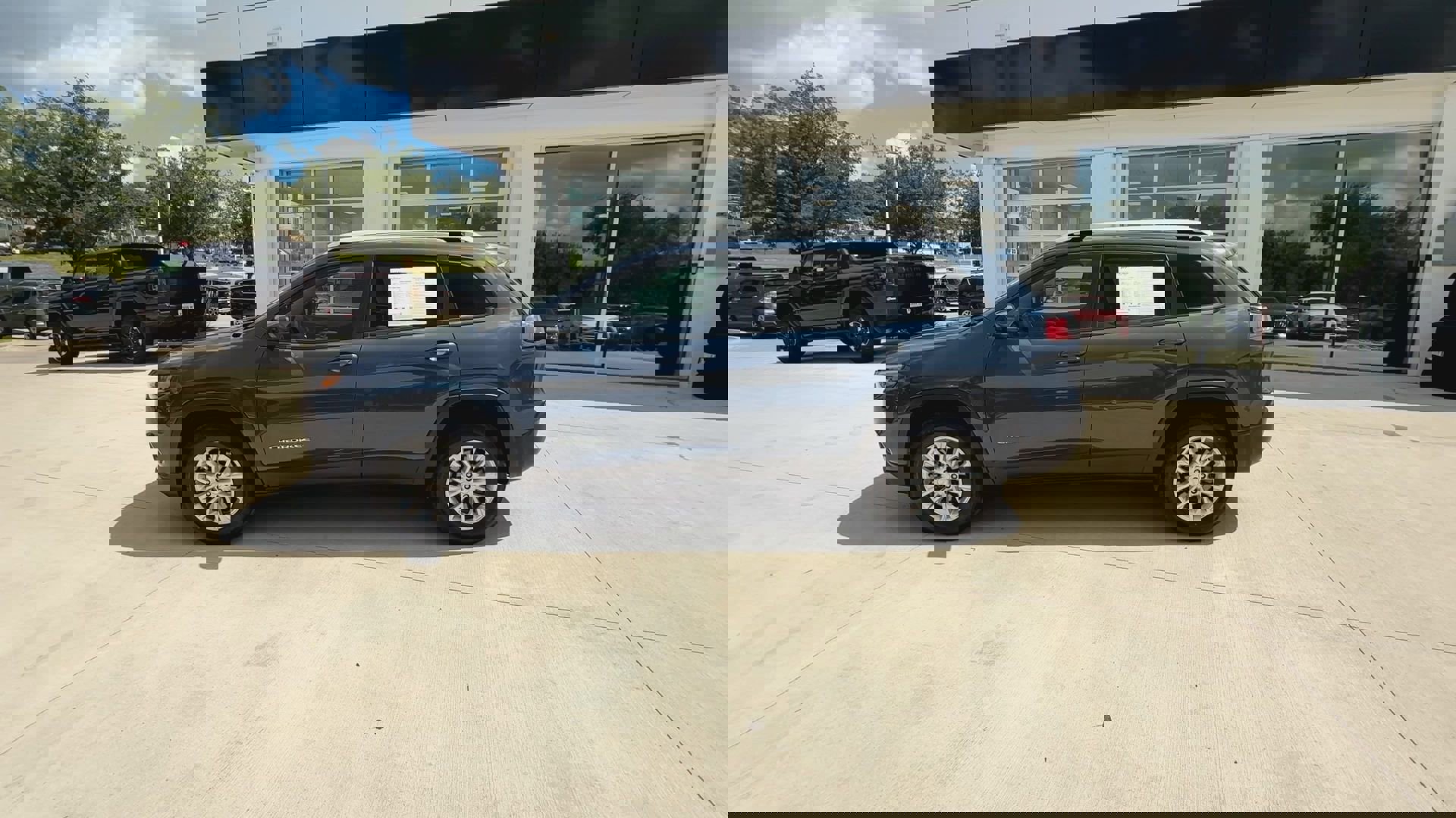 2020 Jeep Cherokee Latitude photo 5
