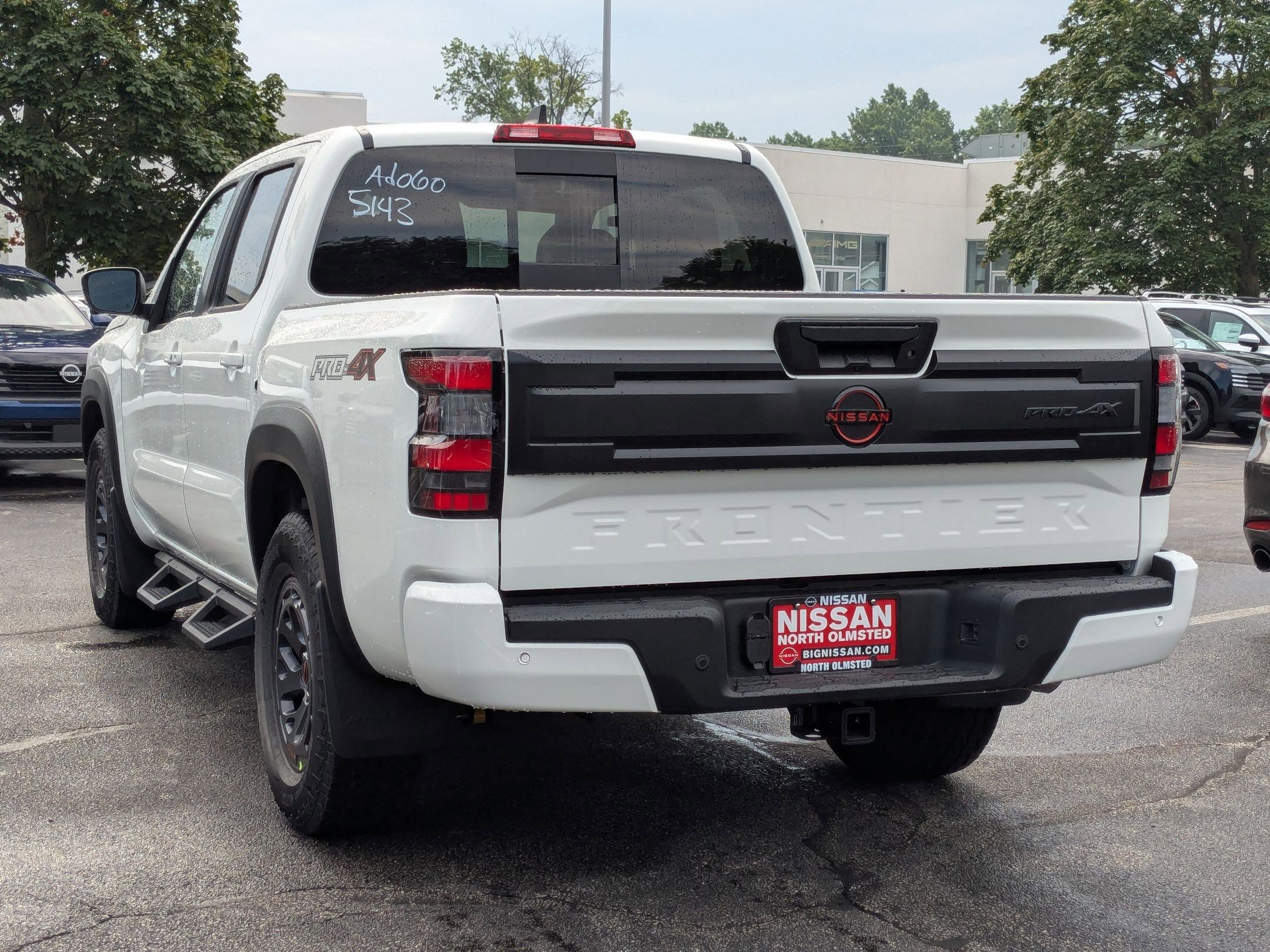 2025 Nissan Frontier PRO-4X photo 8