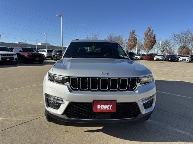 2025 Jeep Grand Cherokee Limited photo 2