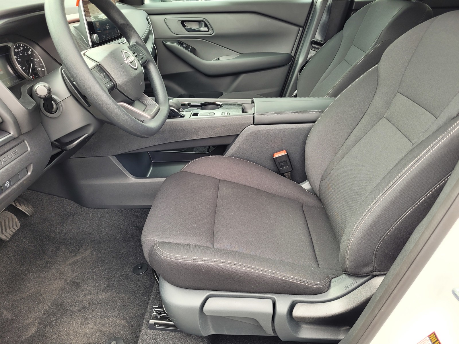 2025 Nissan Rogue S photo 6