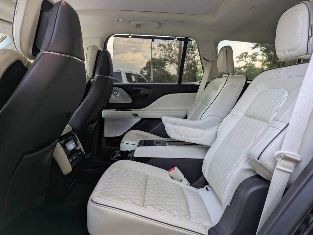 2020 Lincoln Aviator Black Label photo 24