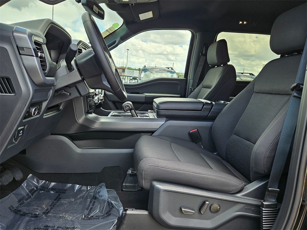 2025 Ford F-150 XLT photo 7