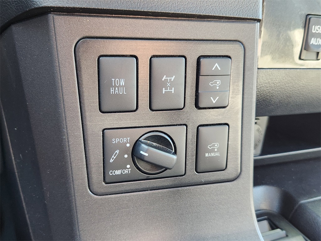 2018 Toyota Sequoia Platinum photo 25