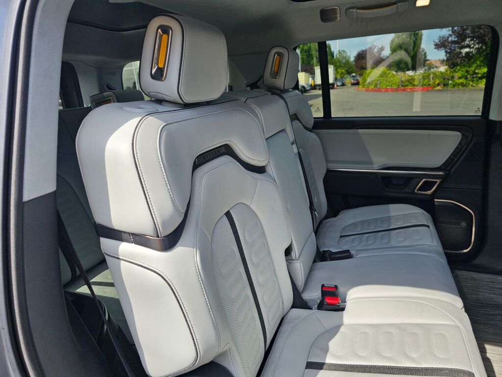 2023 Rivian R1S Adventure photo 15