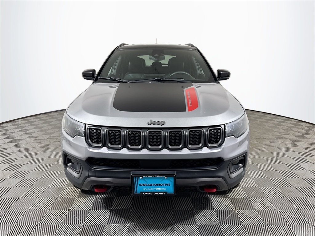 2024 Jeep Compass Trailhawk photo 2