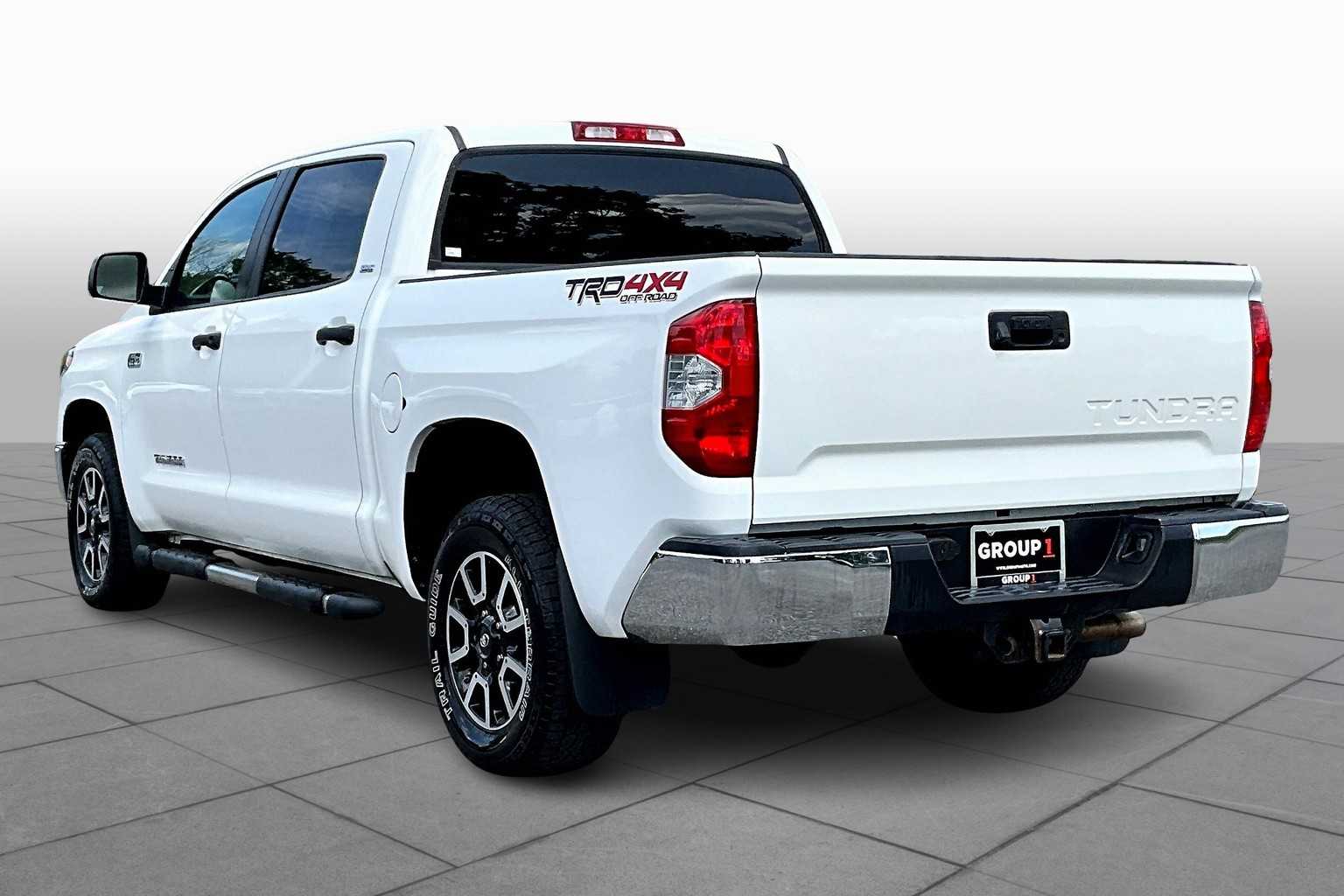 2018 Toyota Tundra SR5 CrewMax photo 11