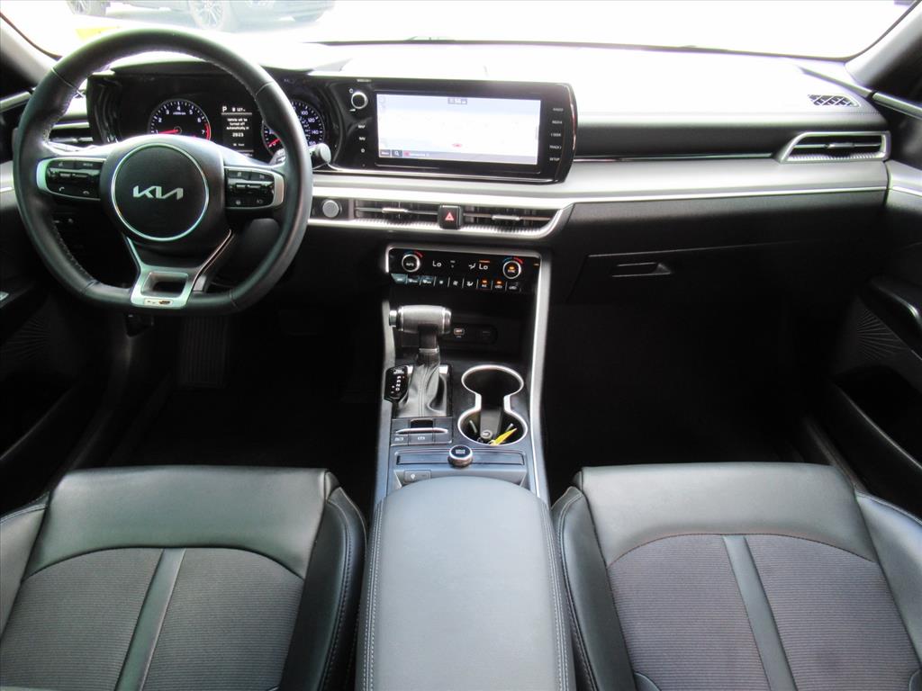 2022 Kia K5 GT-Line photo 12